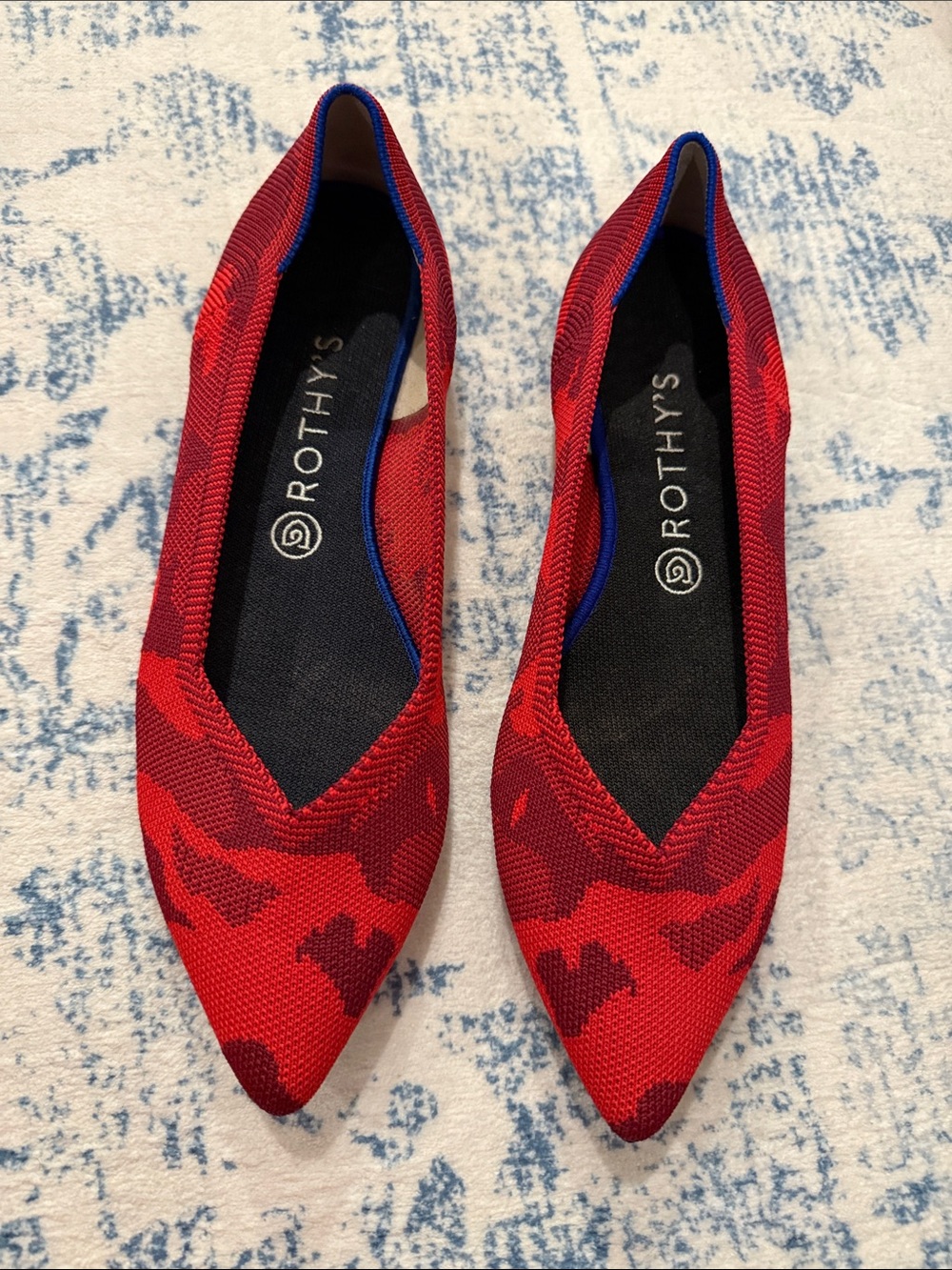 Red camo pointy Rothys size 11
